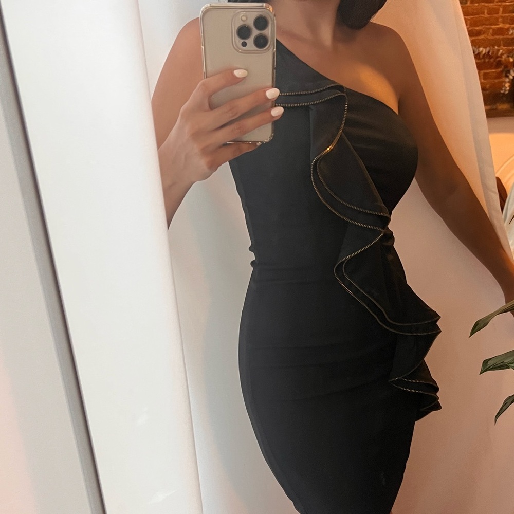Cache Black One Shoulder Zipper Ruffle Dress Size 2 $168 Retail